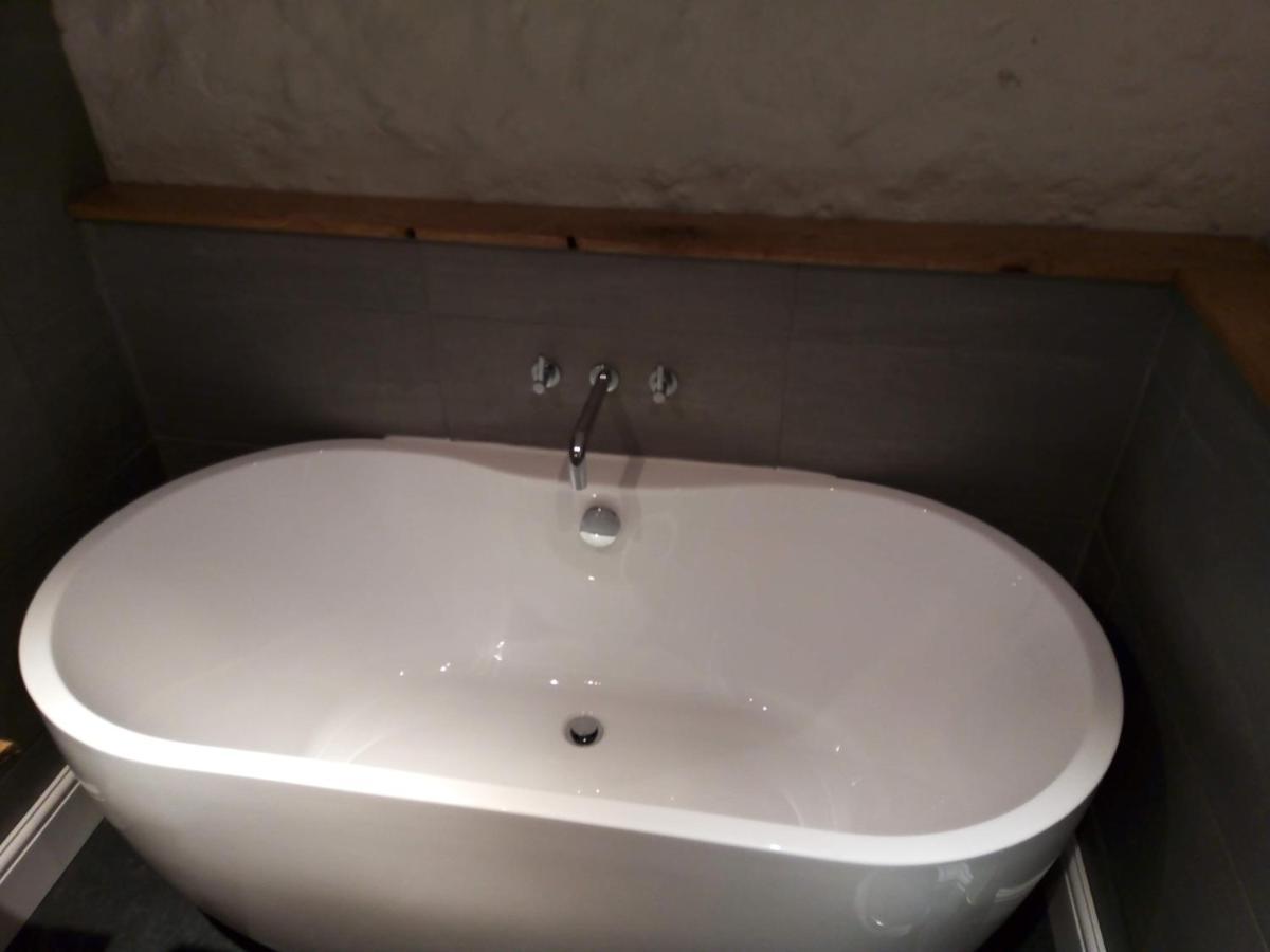 Mill Lodge Уелс Екстериор снимка